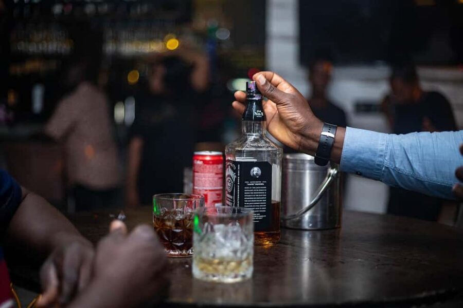 Accra: Nightlife tour - Purple Pub: Your Local Pub Culture Warm-Up