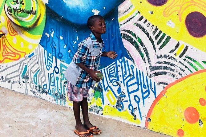 Easytourgh (Accra Tour) - Stop 3: Centre for National Culture, Accra for About 1 Hour