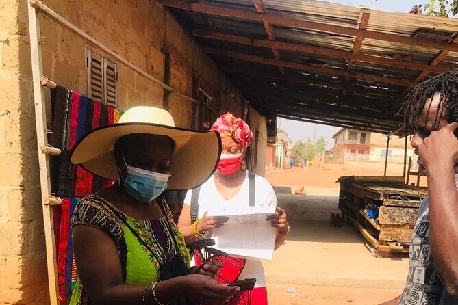 Kumasi Culture and Heritage Tours - The dye and stamping process: from local materials to your fabric